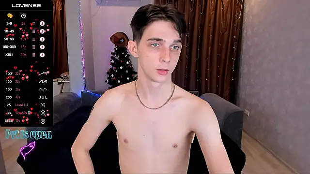 Snapshot of Aaron_Boom chatting on 01-05-26, 11:19 Aaron Boom online show from 01-05-26, 11:19