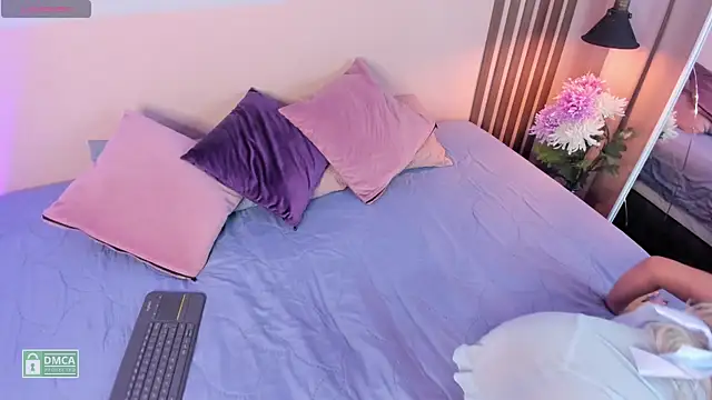 charloottee 1 online show from 12-13-24, 03:16