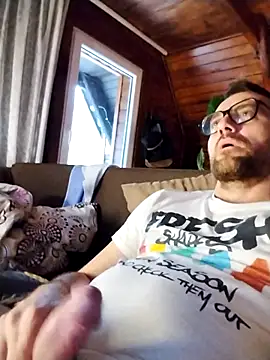 tomee83 online show from 12-16-25, 01:27