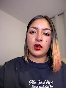 Snapshot of Rae_Lil_White chatting on 02-06-25, 11:26 Rae Lil White online show from 02-06-25, 11:26