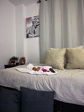 Snapshot of Rae_Lil_White chatting on 02-07-25, 11:24 Rae Lil White online show from 02-07-25, 11:24