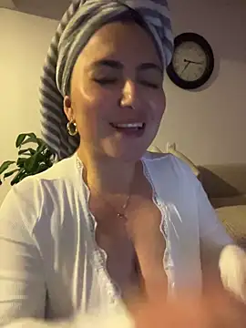 sukhakunis1 online show from 05-17-26, 12:19