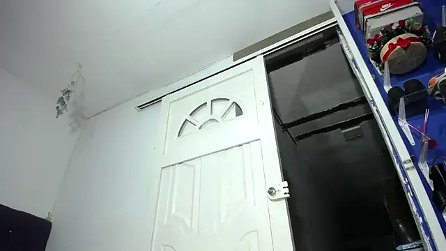 Squirter pussybomb online show from 05-12-26, 05:04