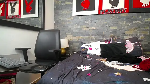 Snapshot of dayadubey_ chatting on 09-18-25, 10:06 dayadubey online show from 09-18-25, 10:06