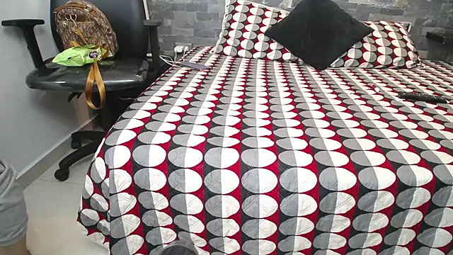 Snapshot of dayadubey_ chatting on 10-13-25, 10:04 dayadubey online show from 10-13-25, 10:04