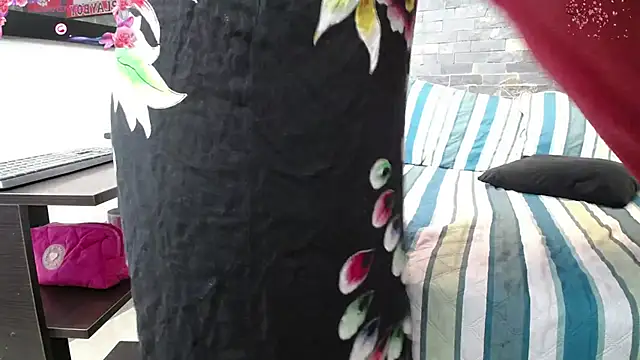 Snapshot of dayadubey_ chatting on 12-05-25, 10:02 dayadubey online show from 12-05-25, 10:02