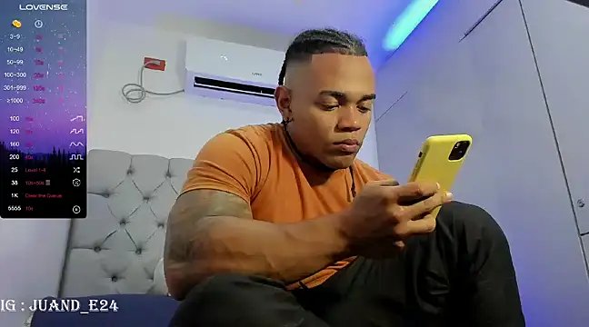 Snapshot of juande_24 chatting on 03-02-25, 03:56 juande 24 online show from 03-02-25, 03:56