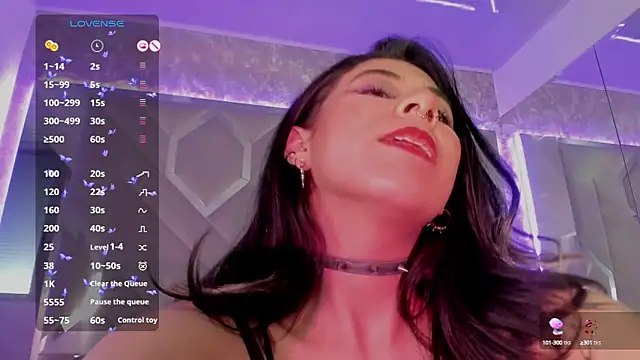 Snapshot of Sara_Foxx1 chatting on 01-31-25, 04:47 Sara Foxx1 online show from 01-31-25, 04:47