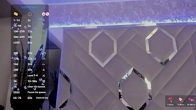 Snapshot of Sara_Foxx1 chatting on 02-09-25, 09:17 Sara Foxx1 online show from 02-09-25, 09:17