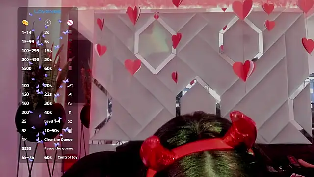 Snapshot of Sara_Foxx1 chatting on 02-14-25, 01:13 Sara Foxx1 online show from 02-14-25, 01:13