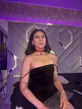 Snapshot of Sara_Foxx1 chatting on 03-04-25, 01:23 Sara Foxx1 online show from 03-04-25, 01:23