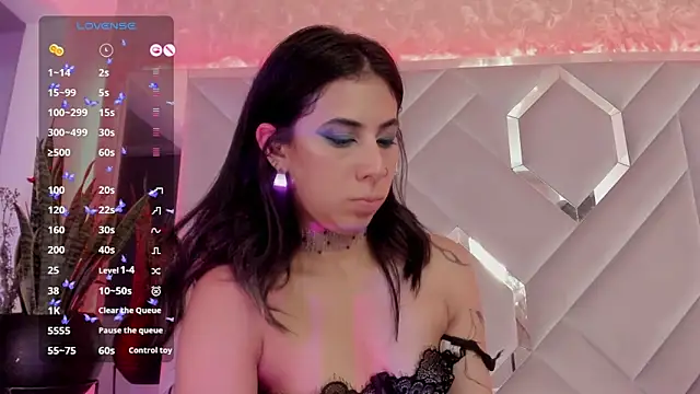 Snapshot of Sara_Foxx1 chatting on 03-14-25, 01:48 Sara Foxx1 online show from 03-14-25, 01:48