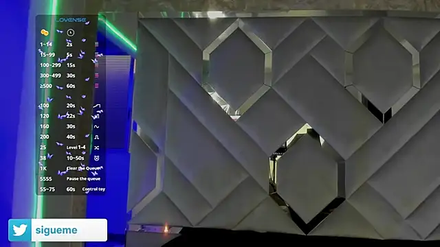 Snapshot of Sara_Foxx1 chatting on 09-25-25, 08:56 Sara Foxx1 online show from 09-25-25, 08:56