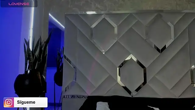 Snapshot of Sara_Foxx1 chatting on 10-16-25, 01:06 Sara Foxx1 online show from 10-16-25, 01:06