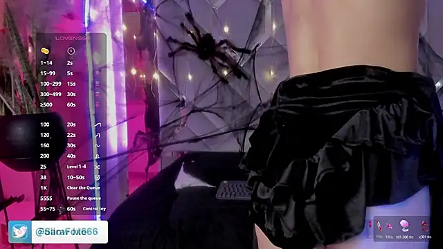 Snapshot of Sara_Foxx1 chatting on 10-31-25, 08:10 Sara Foxx1 online show from 10-31-25, 08:10