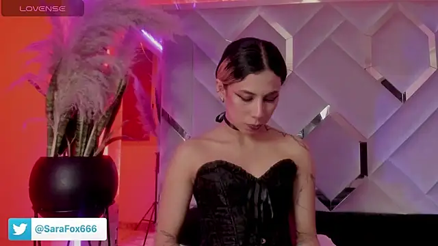 Snapshot of Sara_Foxx1 chatting on 11-14-25, 08:51 Sara Foxx1 online show from 11-14-25, 08:51