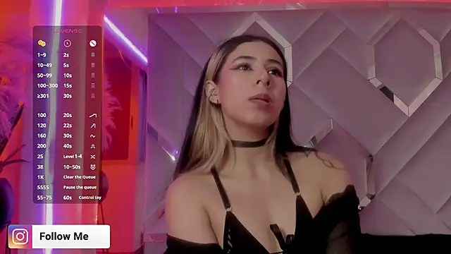 Snapshot of Sara_Foxx1 chatting on 11-19-25, 10:10 Sara Foxx1 online show from 11-19-25, 10:10