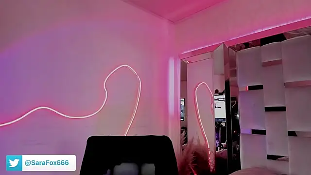 Sara Foxx1 online show from 04-24-26, 09:17