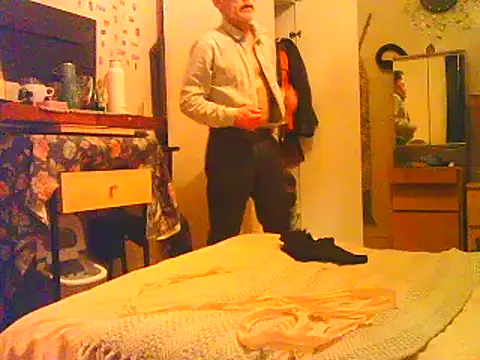 Snapshot of DaddyQuimHot chatting on 12-11-24, 07:20 DaddyQuimHot online show from 12-11-24, 07:20