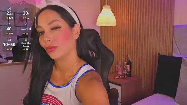 Dakota diaz  online show from 10-29-25, 08:43