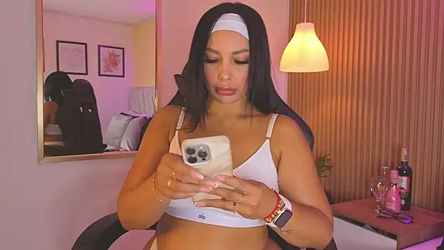 Dakota diaz  online show from 11-12-25, 07:57