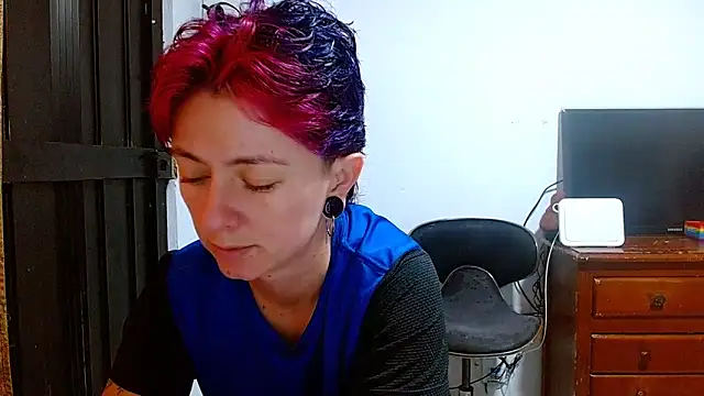 tomboyblue online show from 05-12-26, 04:48