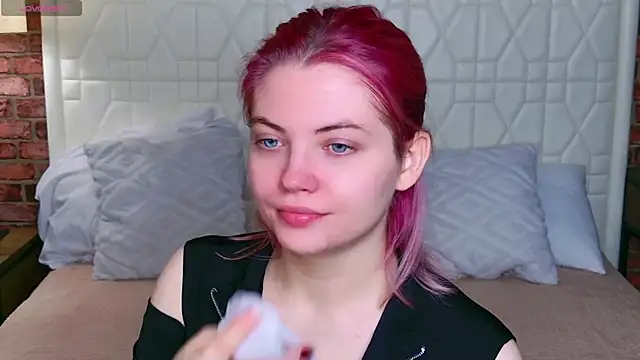 Snapshot of Lisa_Adam chatting on 10-07-25, 06:05 Lisa Adam online show from 10-07-25, 06:05