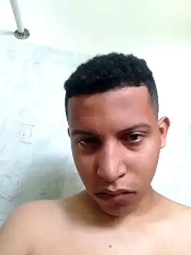 Snapshot of Fuenmayor40 chatting on 12-17-25, 02:34 Fuenmayor40 online show from 12-17-25, 02:34