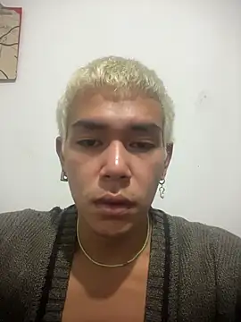 Snapshot of GianniStreet chatting on 12-05-25, 06:00 GianniStreet online show from 12-05-25, 06:00