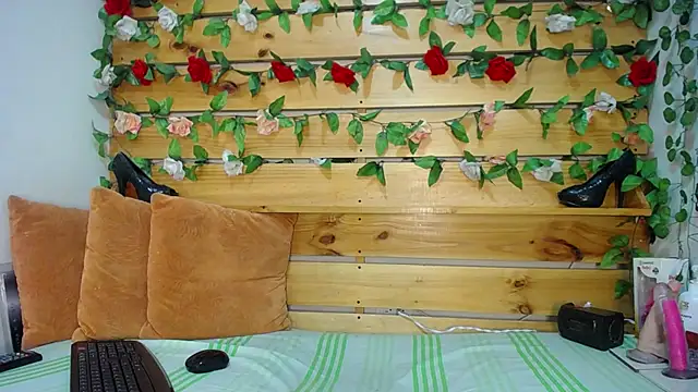 daniela casallas  online show from 02-01-25, 05:37