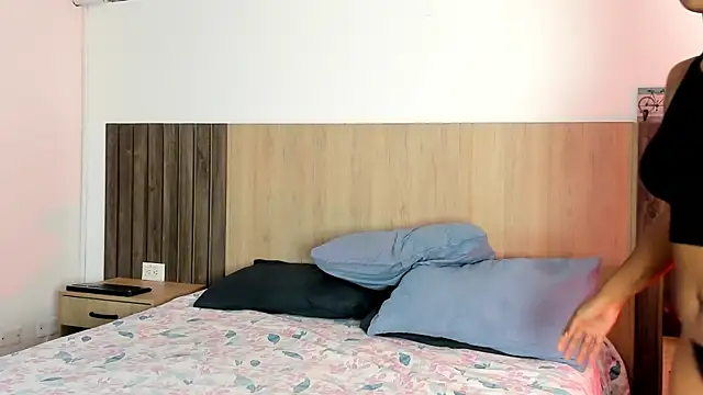 Snapshot of rebeca_cortez_ chatting on 11-10-25, 07:57 rebeca cortez online show from 11-10-25, 07:57