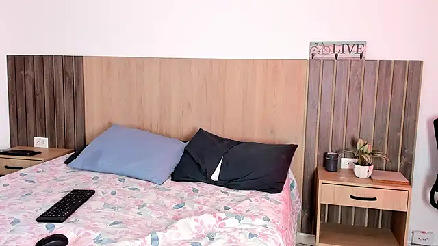 Snapshot of rebeca_cortez_ chatting on 11-11-25, 07:36 rebeca cortez online show from 11-11-25, 07:36