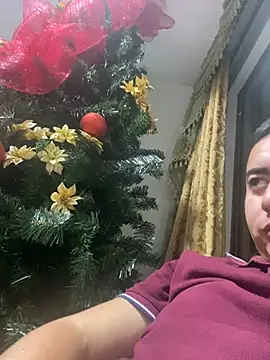 Snapshot of DanielGomez9 chatting on 12-25-24, 07:24 DanielGomez9 online show from 12-25-24, 07:24