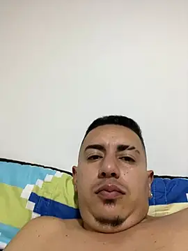 Snapshot of DanielGomez9 chatting on 01-01-25, 09:07 DanielGomez9 online show from 01-01-25, 09:07