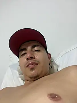 Snapshot of DanielGomez9 chatting on 01-27-25, 04:41 DanielGomez9 online show from 01-27-25, 04:41