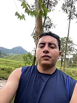 Snapshot of DanielGomez9 chatting on 02-23-25, 06:45 DanielGomez9 online show from 02-23-25, 06:45