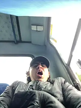 Snapshot of DanielGomez9 chatting on 11-17-25, 12:11 DanielGomez9 online show from 11-17-25, 12:11