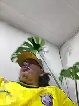 Snapshot of DanielGomez9 chatting on 02-01-26, 12:31 DanielGomez9 online show from 02-01-26, 12:31