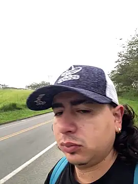 Snapshot of DanielGomez9 chatting on 03-05-26, 11:28 DanielGomez9 online show from 03-05-26, 11:28