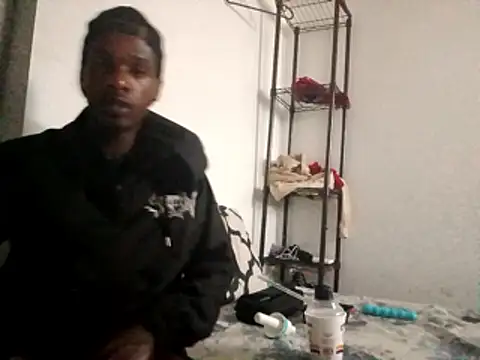 Snapshot of Puffgettingstuffed chatting on 04-08-26, 08:14 Puffgettingstuffed online show from 04-08-26, 08:14