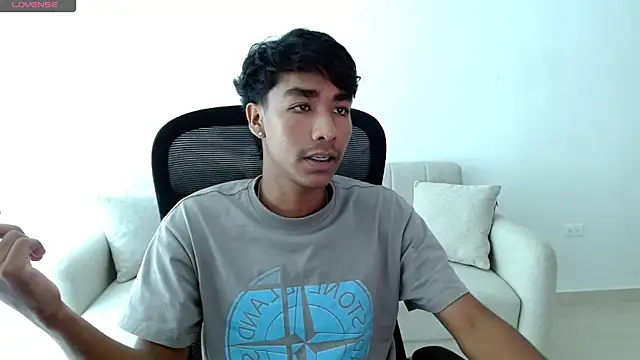 Snapshot of Tyler_prince chatting on 11-17-25, 08:47 Tyler prince online show from 11-17-25, 08:47