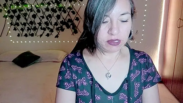 Lady breaks hearts online show from 12-17-25, 12:00