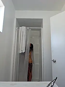 Snapshot of inkdbabz_33 chatting on 10-11-25, 05:22 inkdbabz 33 online show from 10-11-25, 05:22