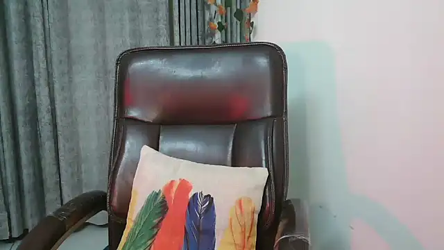 Snapshot of urvashihott chatting on 01-25-25, 08:42 urvashihott online show from 01-25-25, 08:42