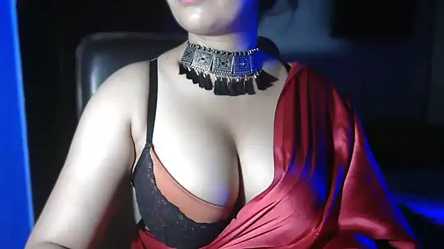 Snapshot of urvashihott chatting on 09-30-25, 04:56 urvashihott online show from 09-30-25, 04:56