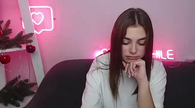 Snapshot of MilanaAngelAs chatting on 12-28-24, 05:46 MilanaAngelAs online show from 12-28-24, 05:46