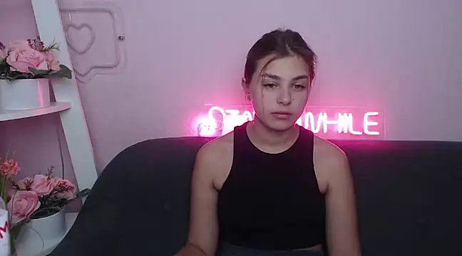 Snapshot of MilanaAngelAs chatting on 01-06-25, 10:57 MilanaAngelAs online show from 01-06-25, 10:57