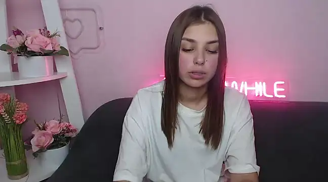 Snapshot of MilanaAngelAs chatting on 01-10-25, 10:28 MilanaAngelAs online show from 01-10-25, 10:28