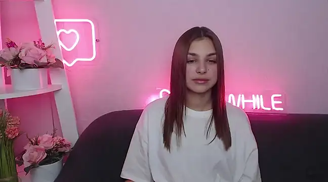 Snapshot of MilanaAngelAs chatting on 01-11-25, 05:41 MilanaAngelAs online show from 01-11-25, 05:41