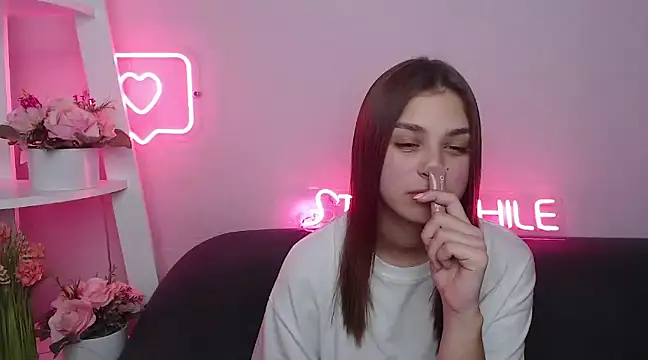 Snapshot of MilanaAngelAs chatting on 01-11-25, 02:15 MilanaAngelAs online show from 01-11-25, 02:15